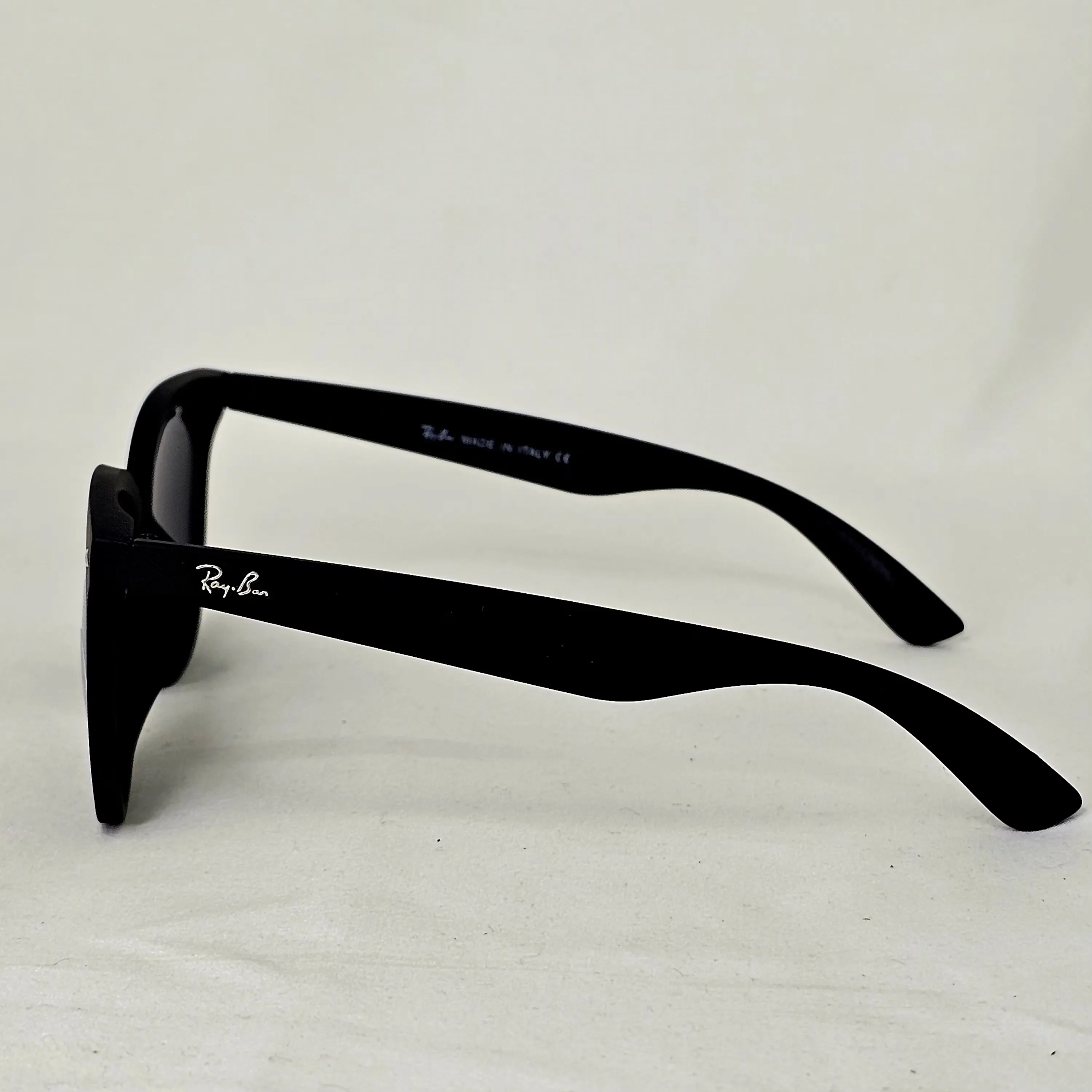 نظارة ري بان R4567 Polarized - تصميم "أوفر سايز" عصري بعدسات بولارايزد وحماية UV400 - Image 5
