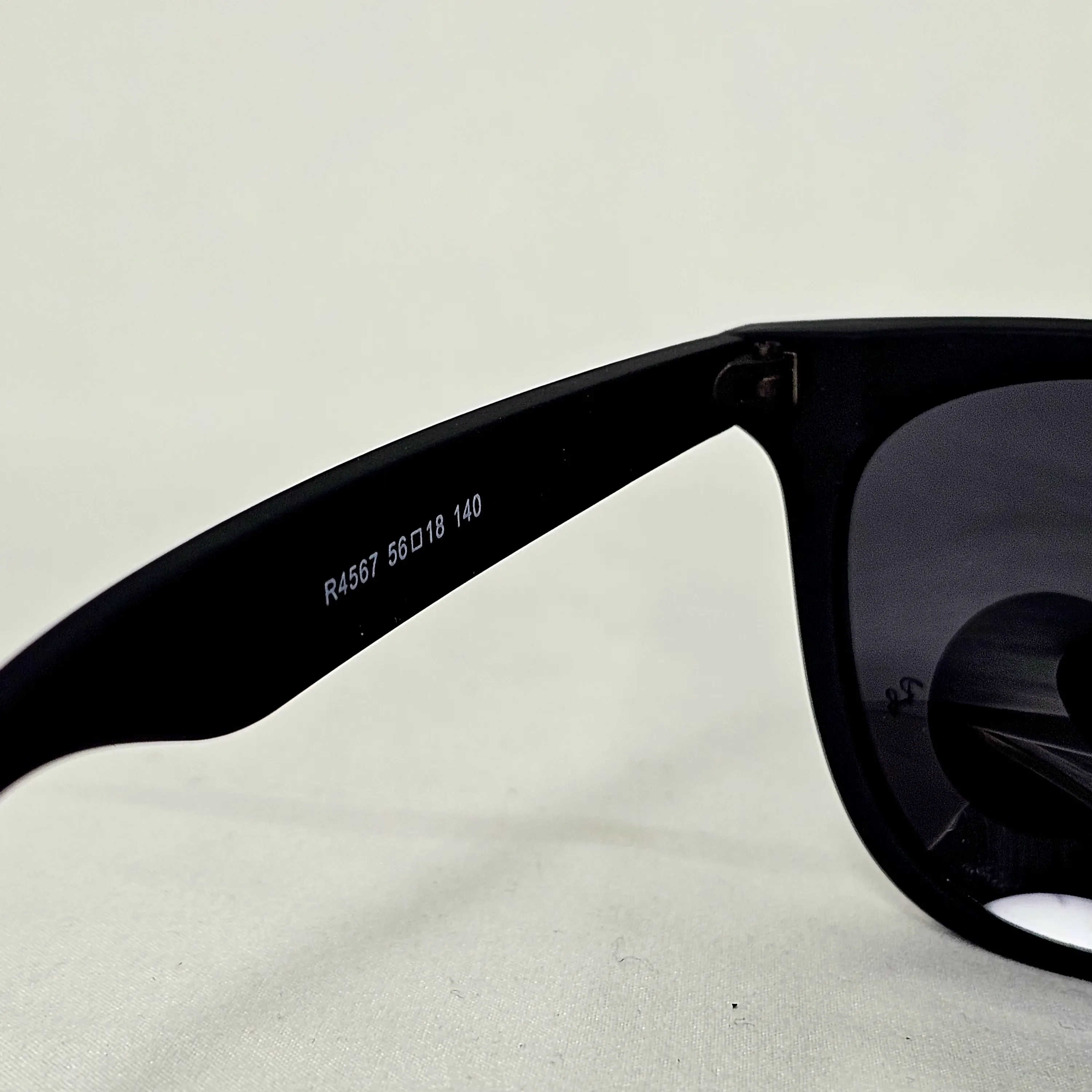نظارة ري بان R4567 Polarized - تصميم "أوفر سايز" عصري بعدسات بولارايزد وحماية UV400 - Image 7