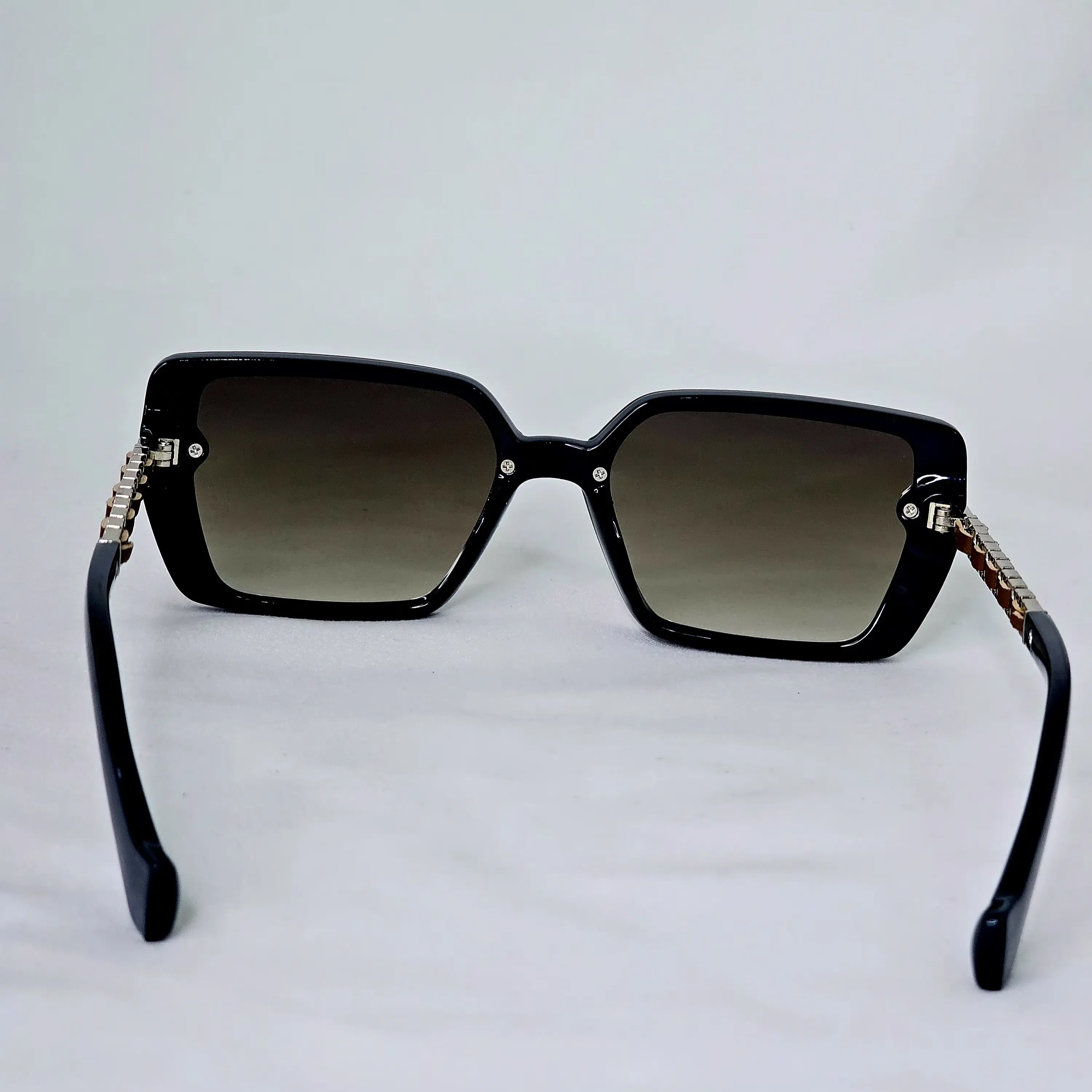 Fendi Baguette Square Sunglasses. - Image 3