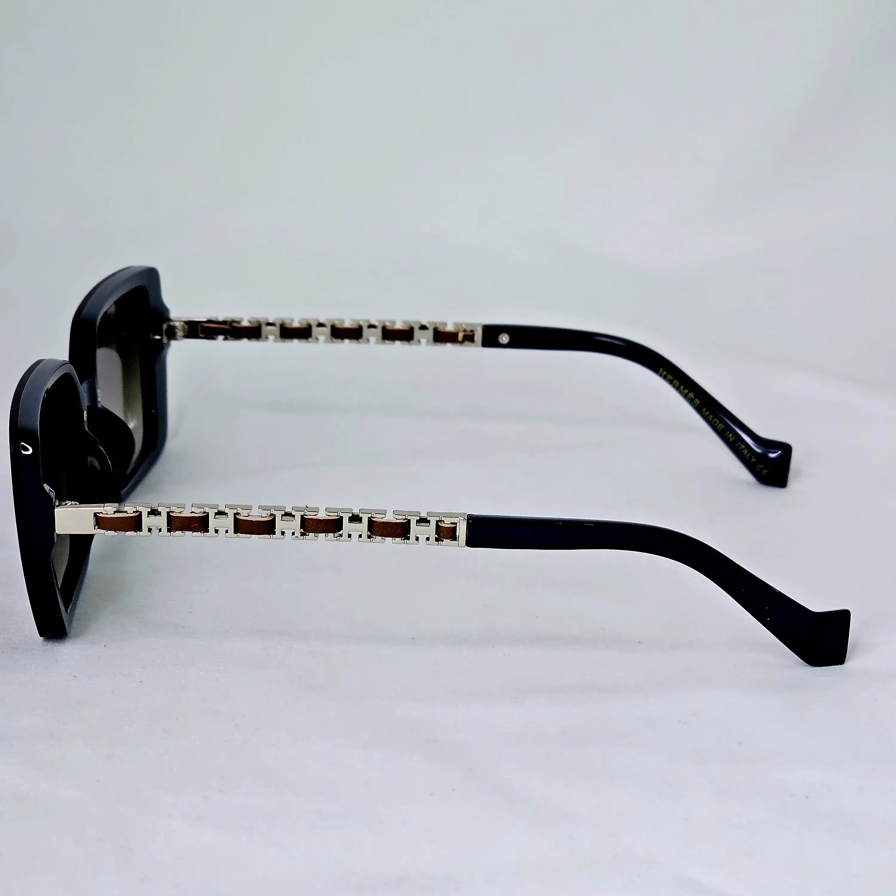 Fendi Baguette Square Sunglasses. - Image 5