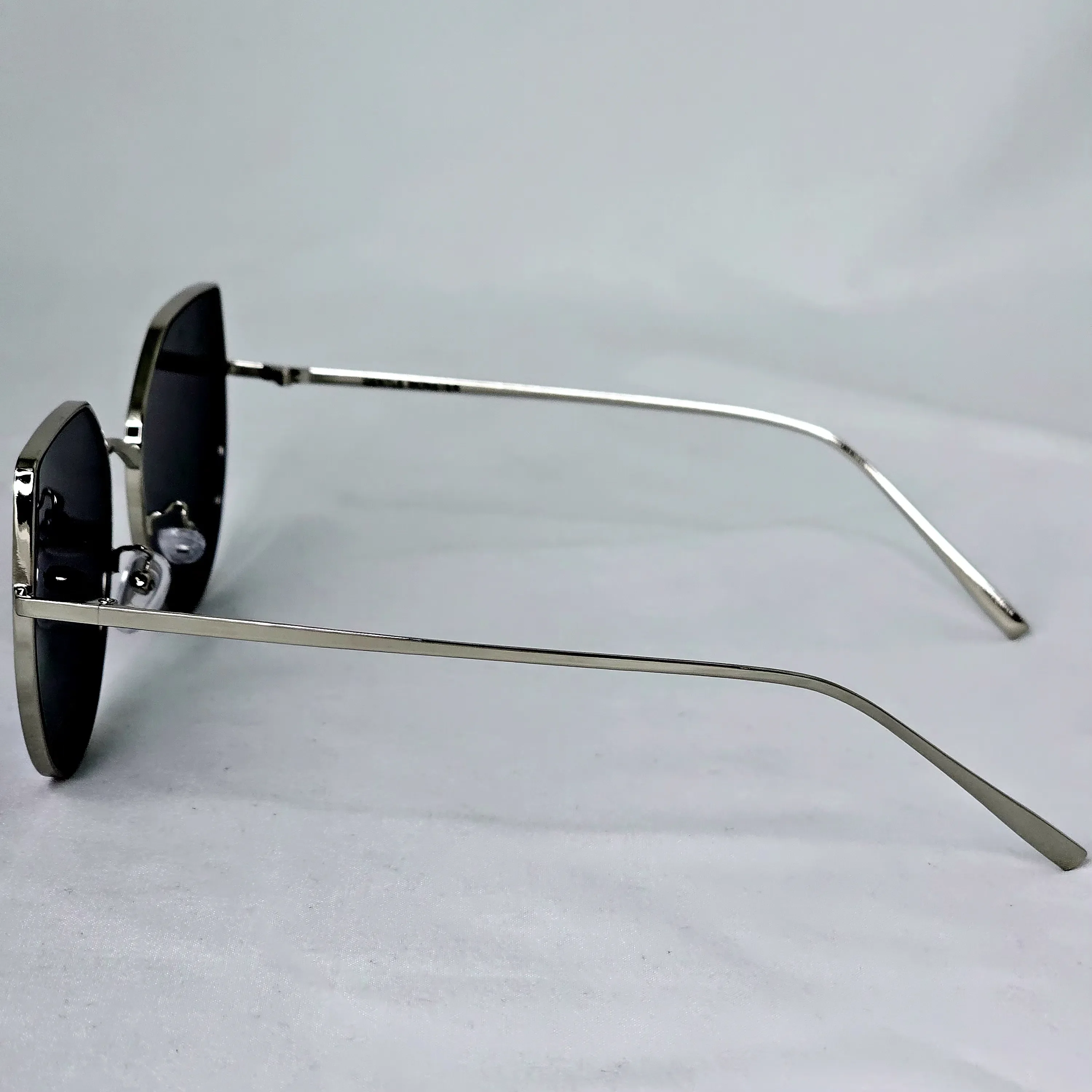 Gentle Monster US101 Sunglasses. - Image 4